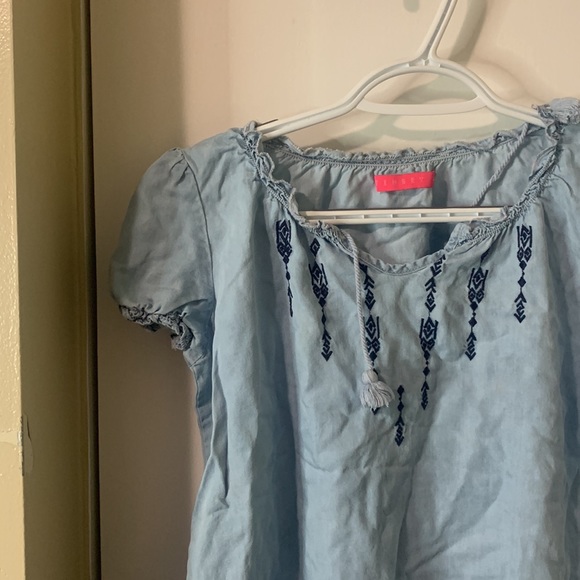 Blue Ruffled Short Sleeve Tee. - Picture 3 of 6